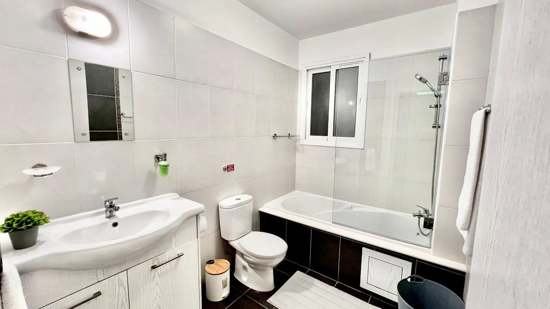 Mercury Apartment Livadhia